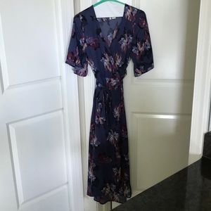 Absolutely STUNNING floral Wrap dress M